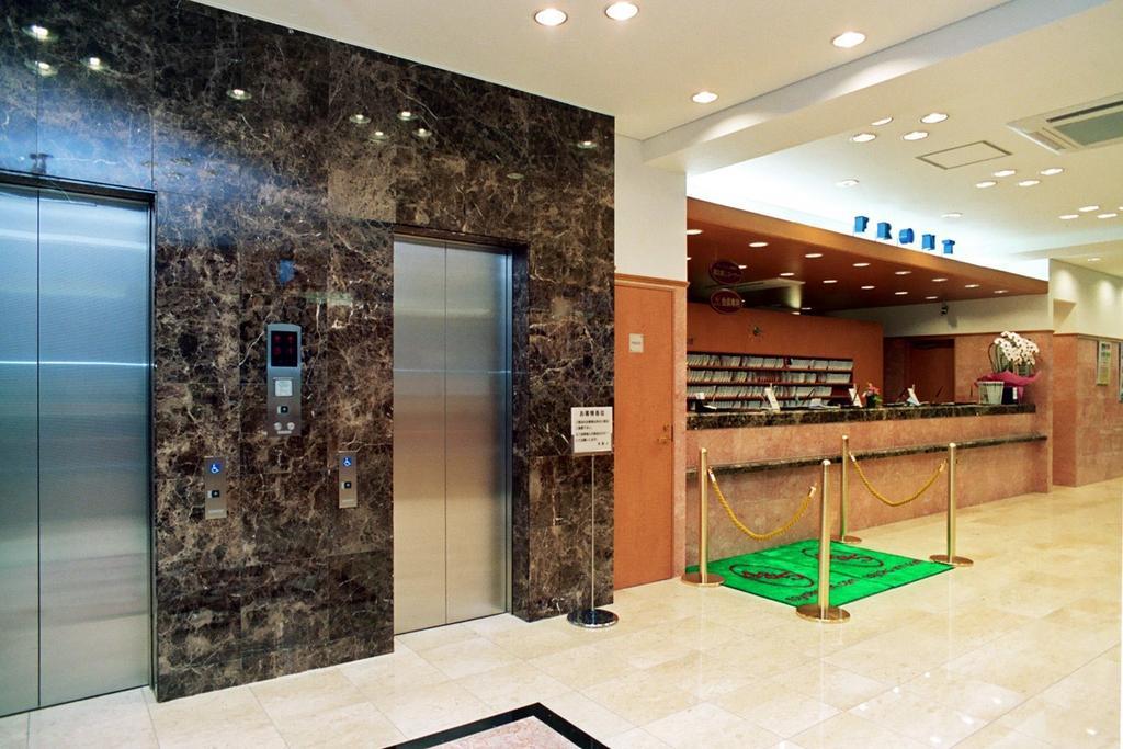 Toyoko Inn Tokyo Monzen-Nakacho Eitaibashi Екстер'єр фото